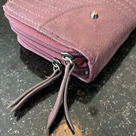 Jessica Simpson wallet/clutch, very good condition, two zippered compartments - Picture 4 of 9